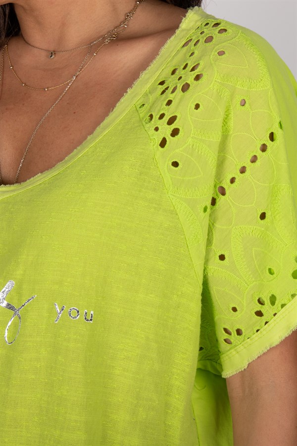 Omuzları Fisto Detaylı V Yaka Bluz Fıstık Yeşil RenkBLUZ